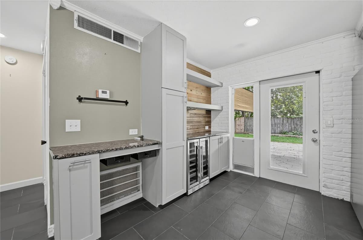 312 HORMIGAS STREET — photo 16 of 27