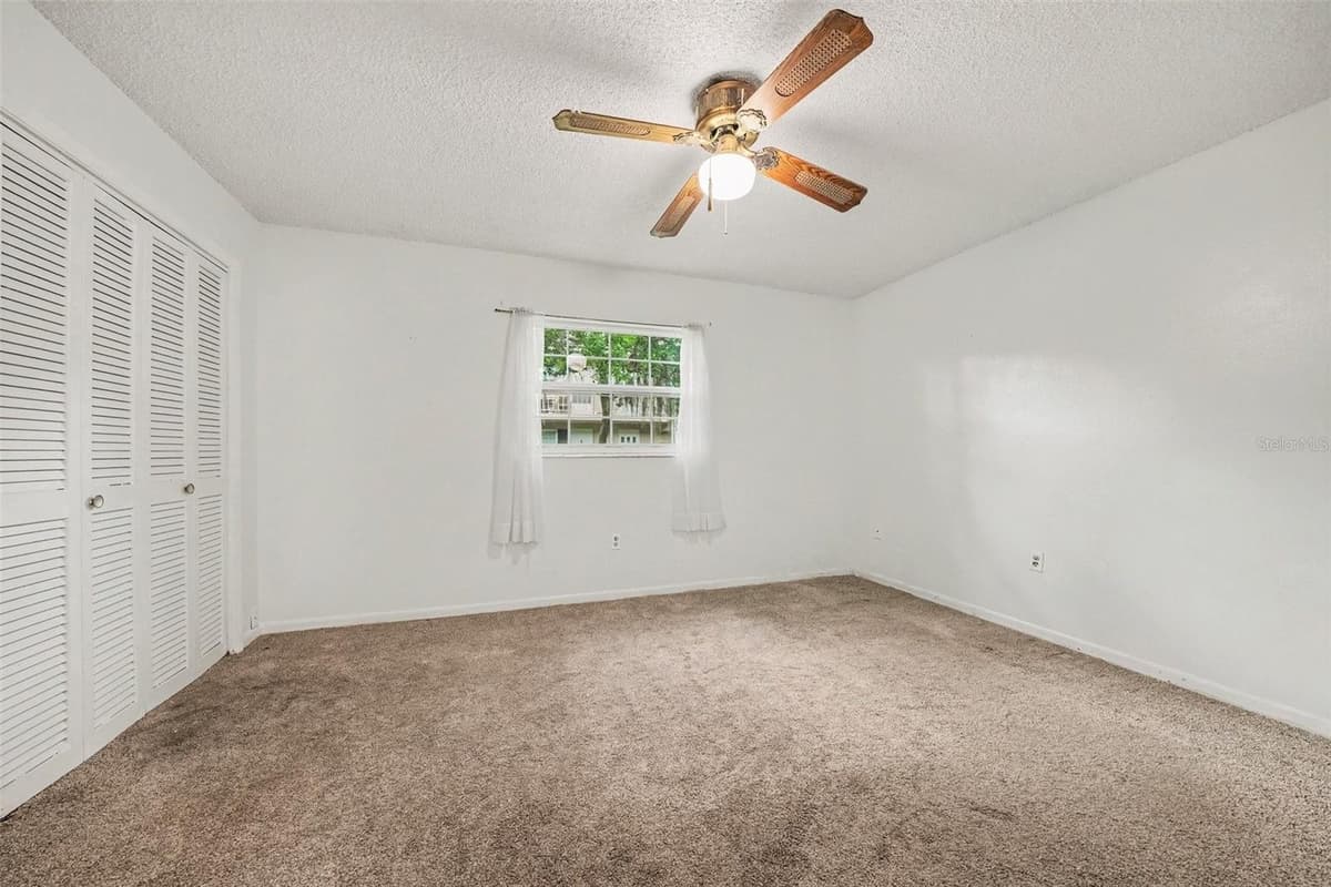 2500 LEE ROAD — photo 11 of 18