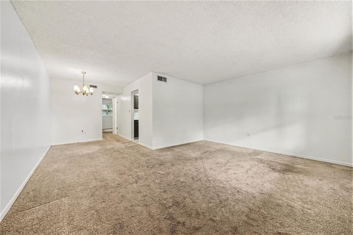 2500 LEE ROAD — photo 6 of 18