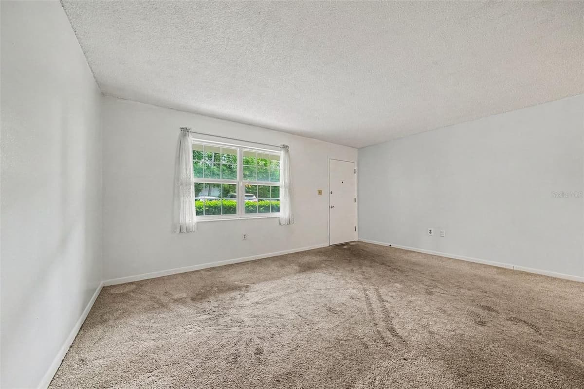 2500 LEE ROAD — photo 5 of 18