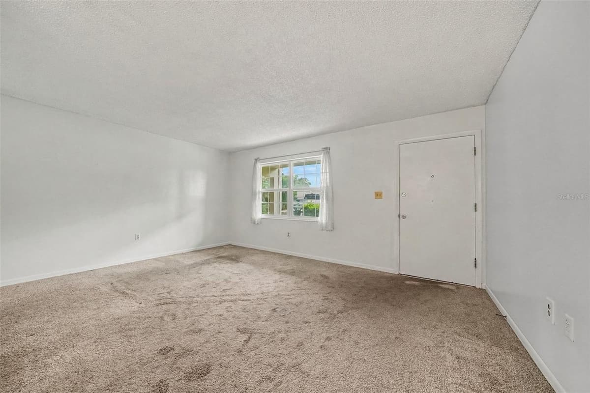 2500 LEE ROAD — photo 3 of 18