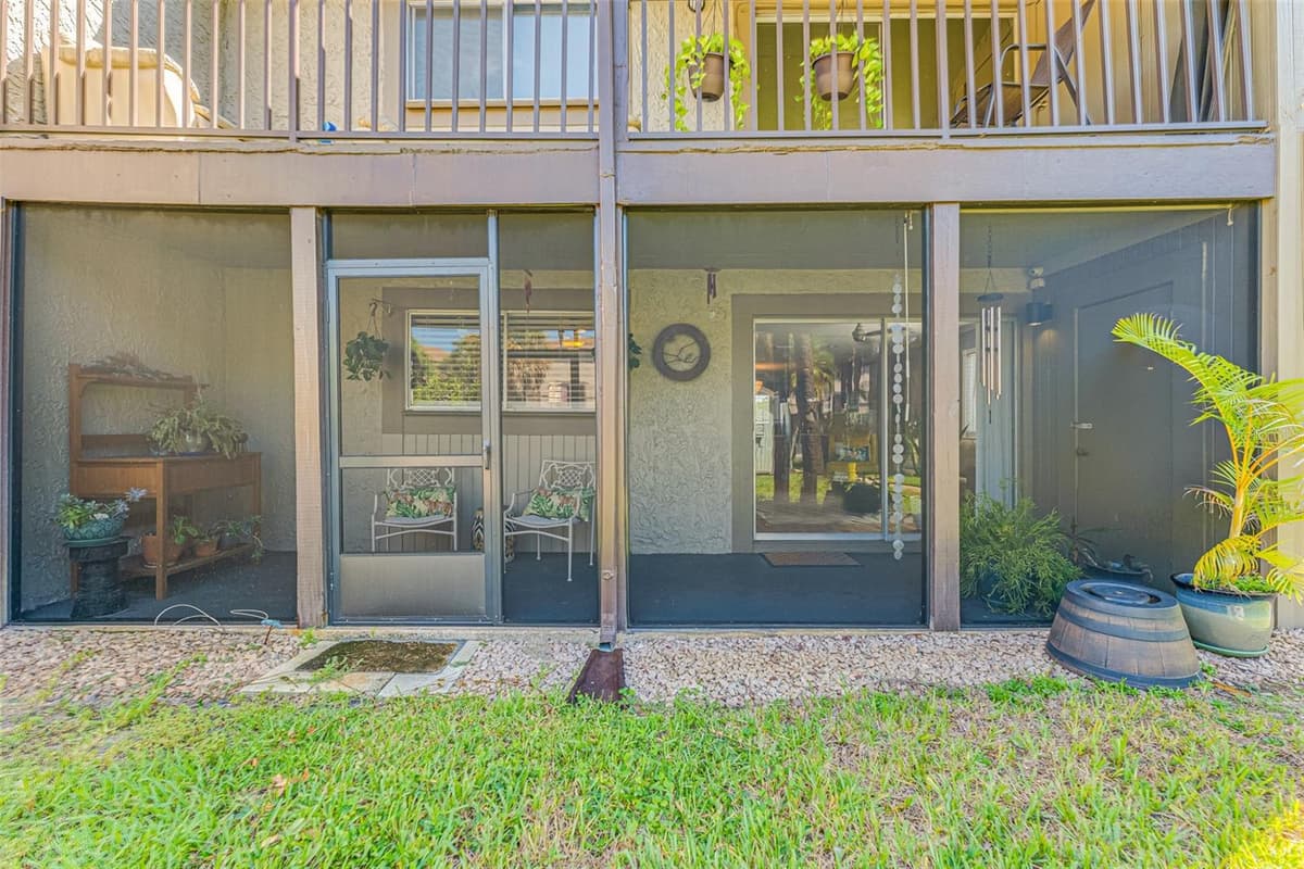 6332 NEWTOWN CIRCLE — photo 31 of 39