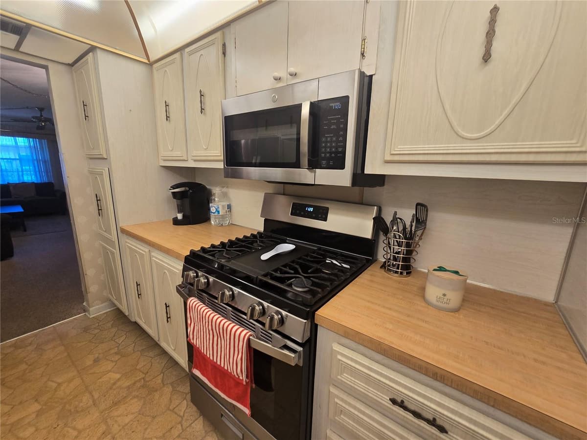 5217 81ST STREET — photo 18 of 52
