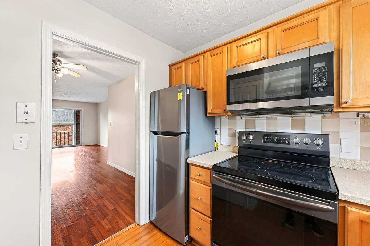 4208 LAKE UNDERHILL ROAD — photo 10 of 45