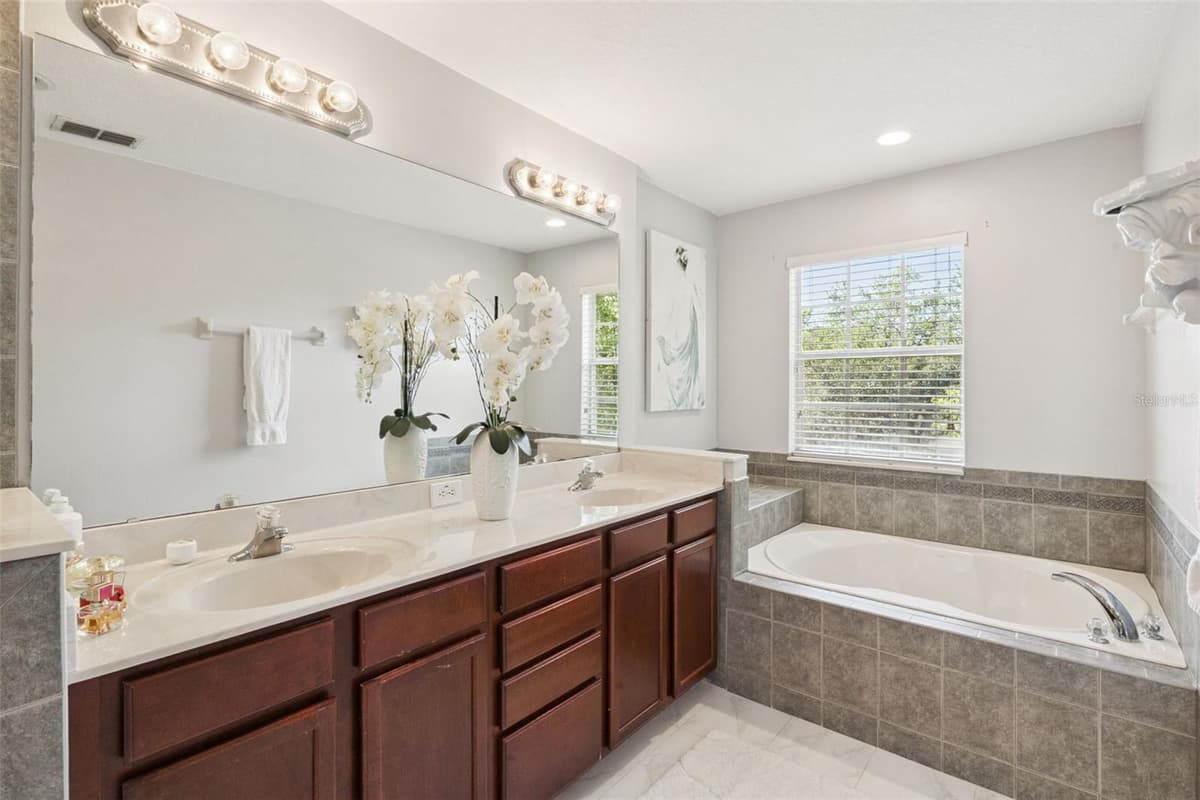 7506 CRANES CREEK COURT — photo 12 of 20