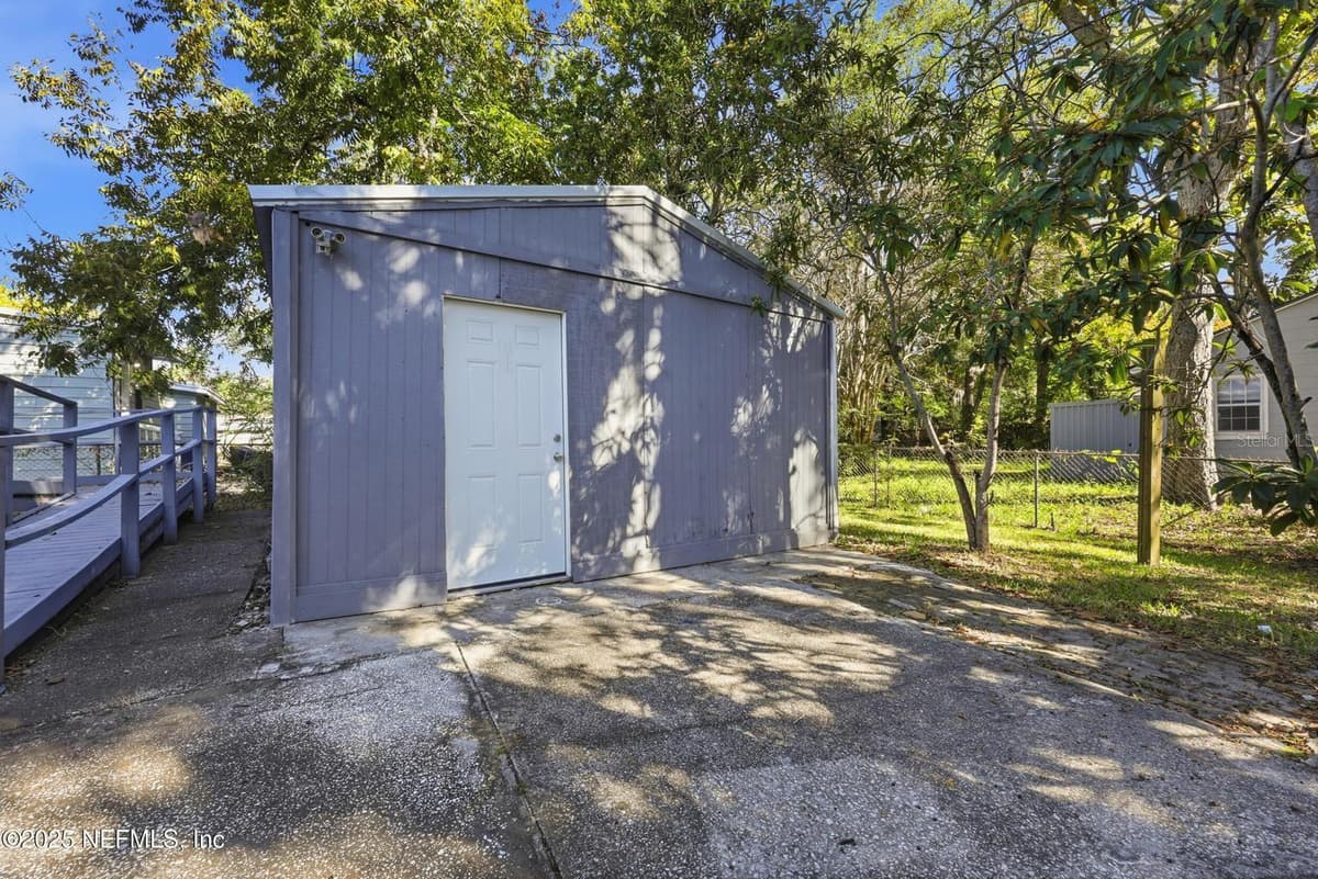 1305 MELSON AVENUE — photo 19 of 26