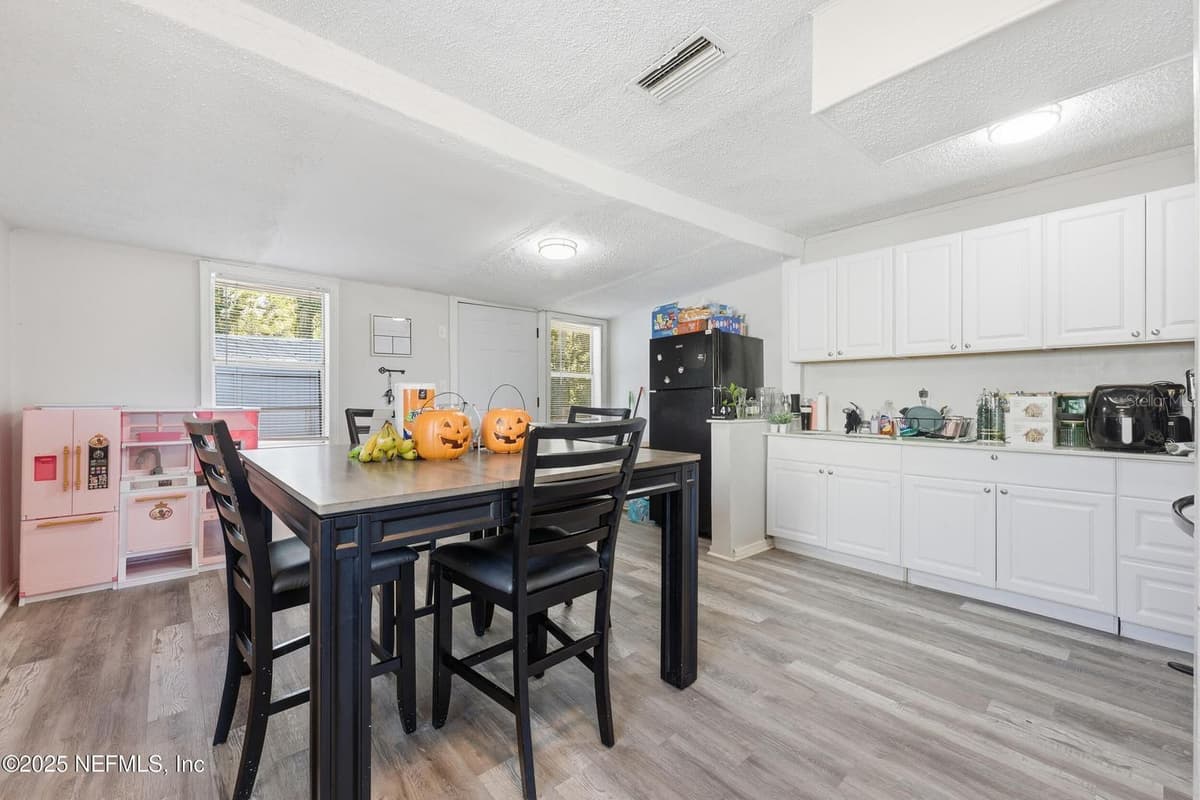 1305 MELSON AVENUE — photo 10 of 26
