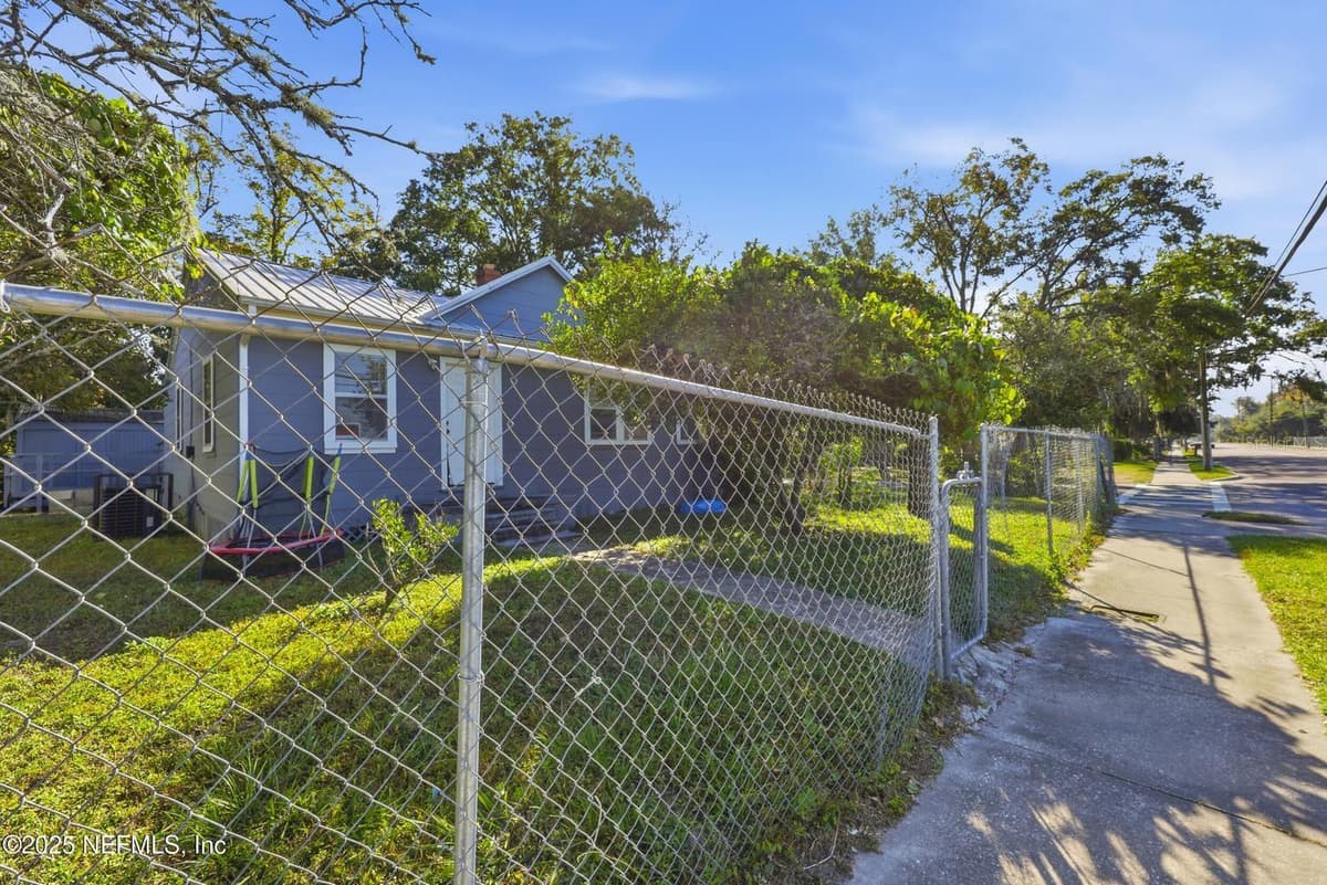 1305 MELSON AVENUE — photo 24 of 26