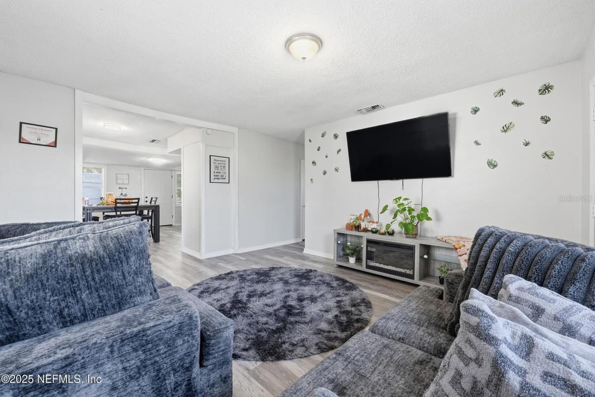1305 MELSON AVENUE — photo 5 of 26