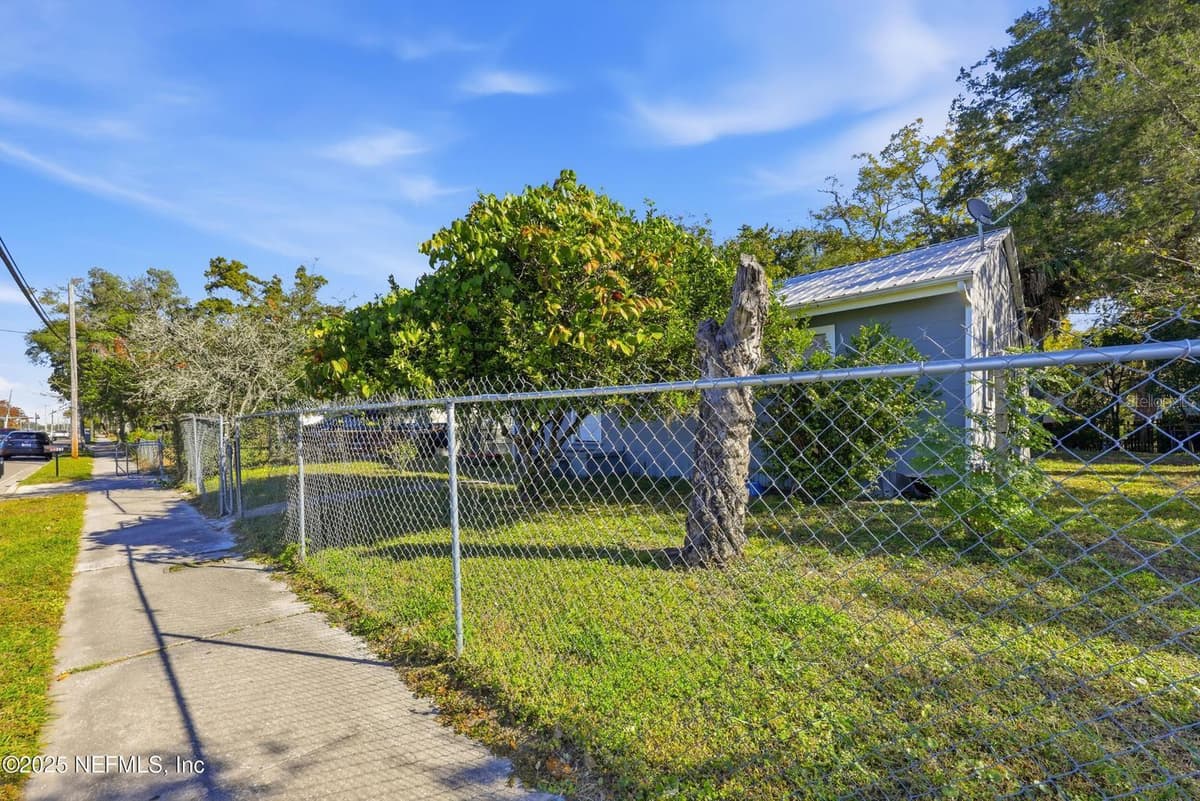 1305 MELSON AVENUE — photo 25 of 26
