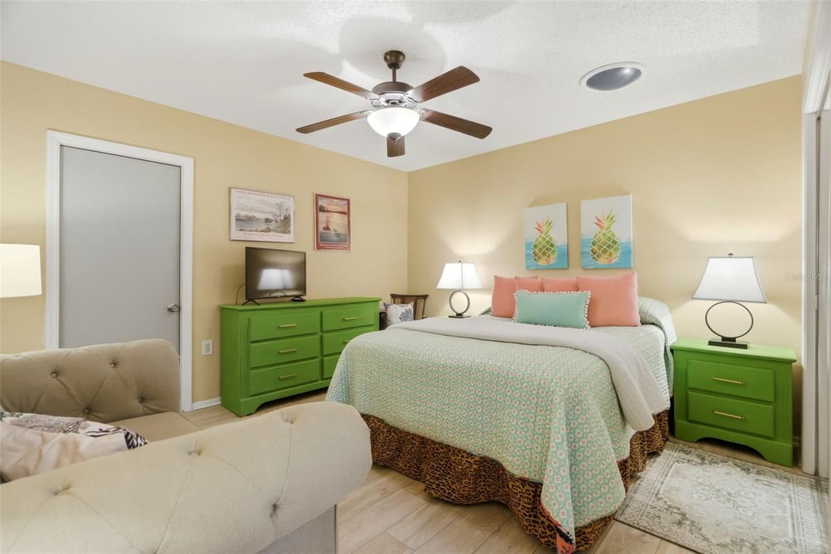 3207 GREEN DOLPHIN STREET — photo 7 of 39