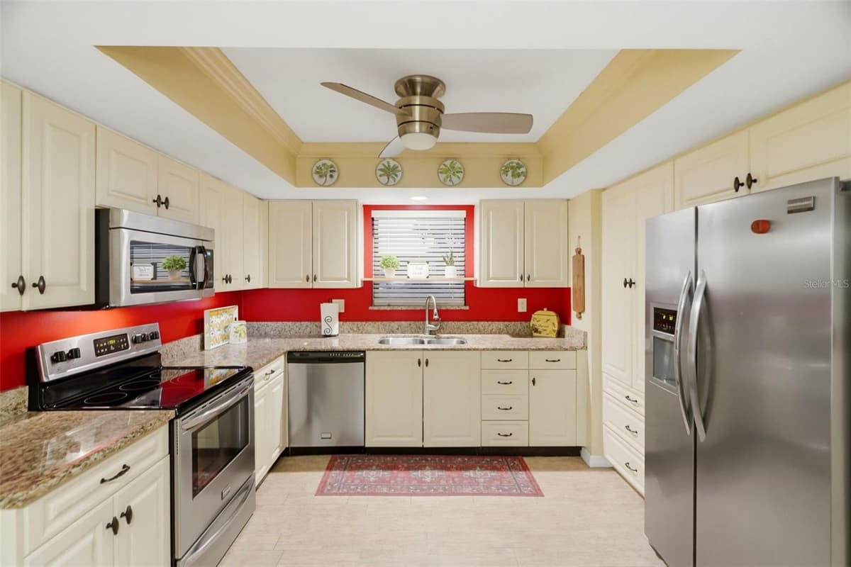 3207 GREEN DOLPHIN STREET — photo 19 of 39