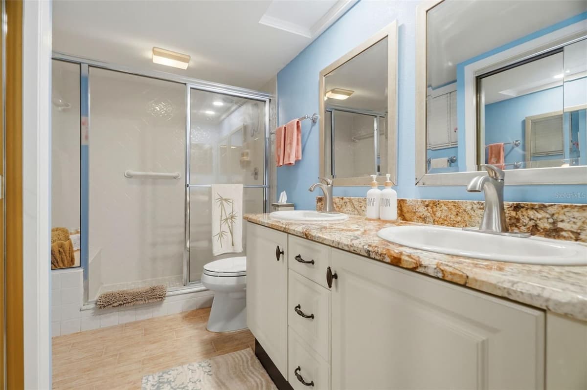 3207 GREEN DOLPHIN STREET — photo 10 of 39