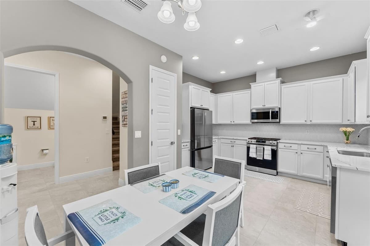 2564 ADDISON DRIVE — photo 15 of 59
