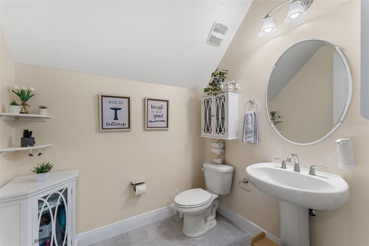 2564 ADDISON DRIVE — photo 13 of 59