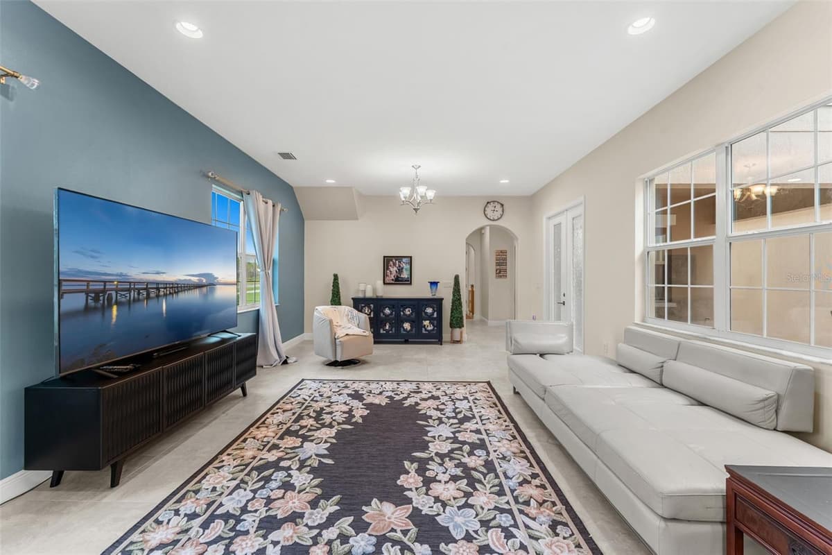2564 ADDISON DRIVE — photo 11 of 59