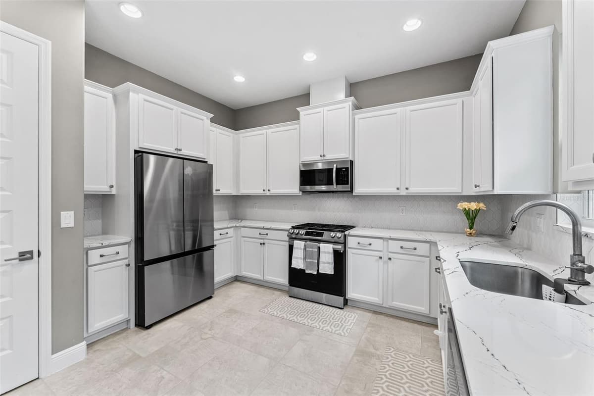 2564 ADDISON DRIVE — photo 2 of 59