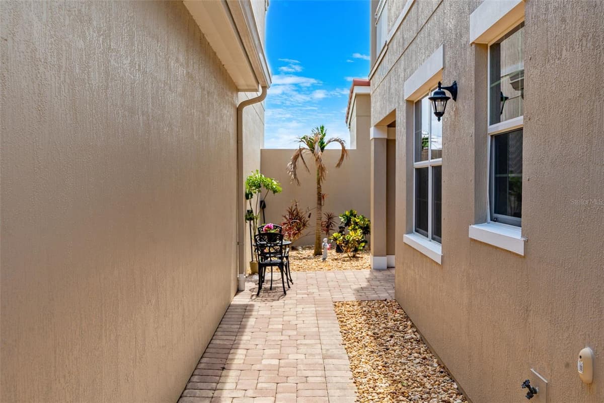 2564 ADDISON DRIVE — photo 37 of 59
