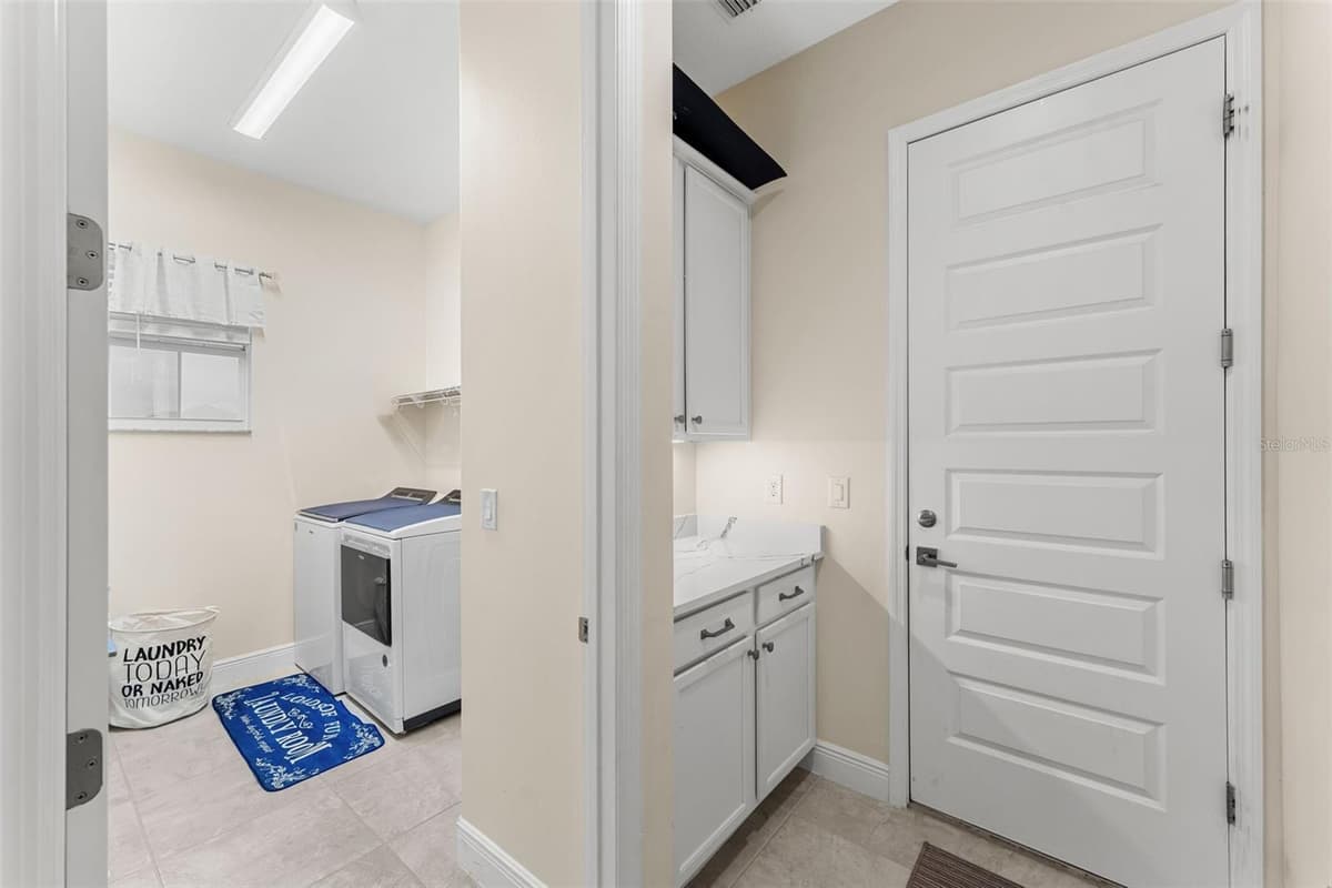 2564 ADDISON DRIVE — photo 20 of 59
