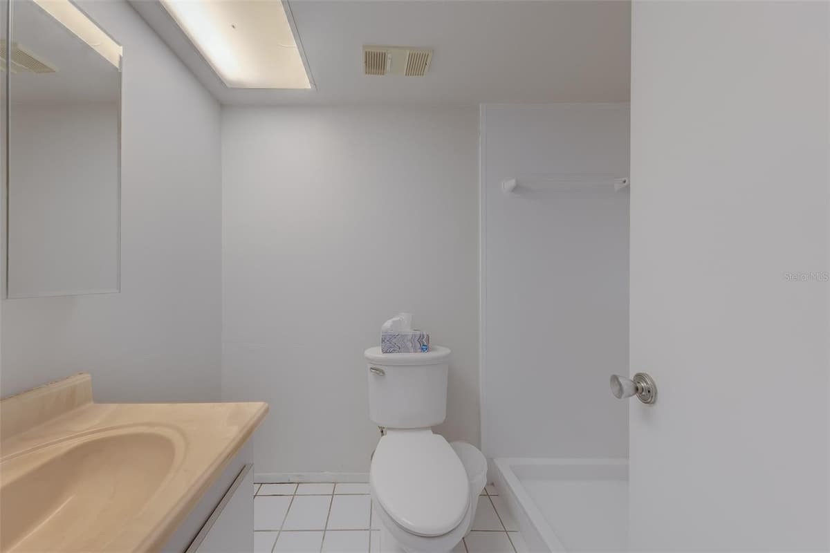 5090 BAY STREET — photo 21 of 34