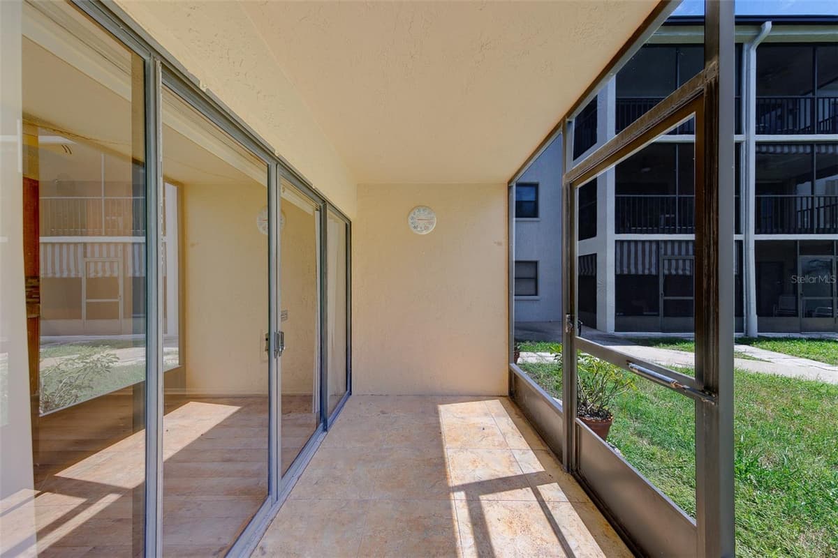 5090 BAY STREET — photo 24 of 34