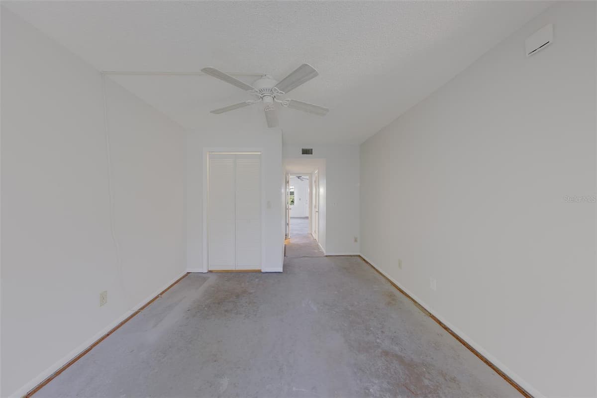5090 BAY STREET — photo 16 of 34