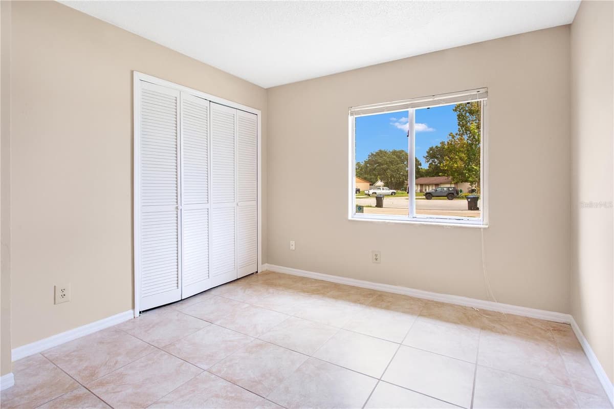 2610 ADELA AVENUE — photo 11 of 14