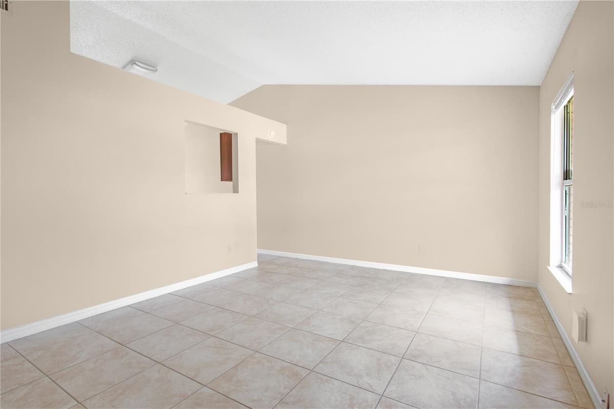 2610 ADELA AVENUE — photo 2 of 14