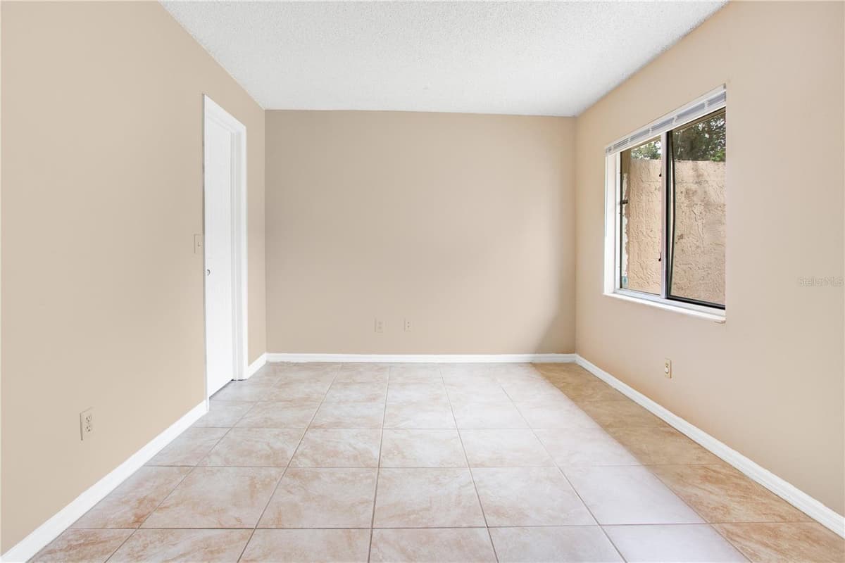 2610 ADELA AVENUE — photo 9 of 14