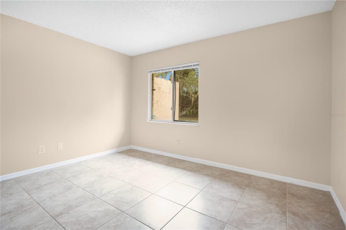 2610 ADELA AVENUE — photo 8 of 14