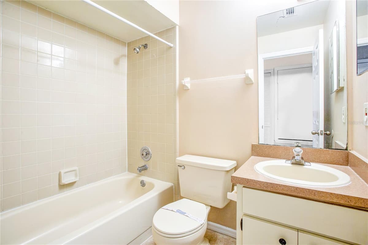 2610 ADELA AVENUE — photo 13 of 14