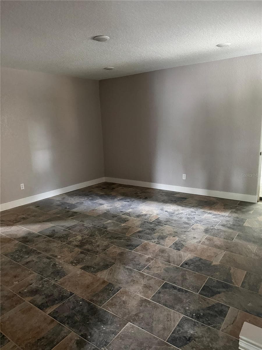 1150 LEWIS DRIVE — photo 5 of 25