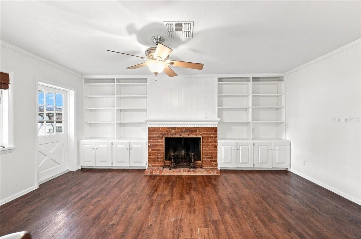 121 LOWELL ROAD — photo 11 of 58