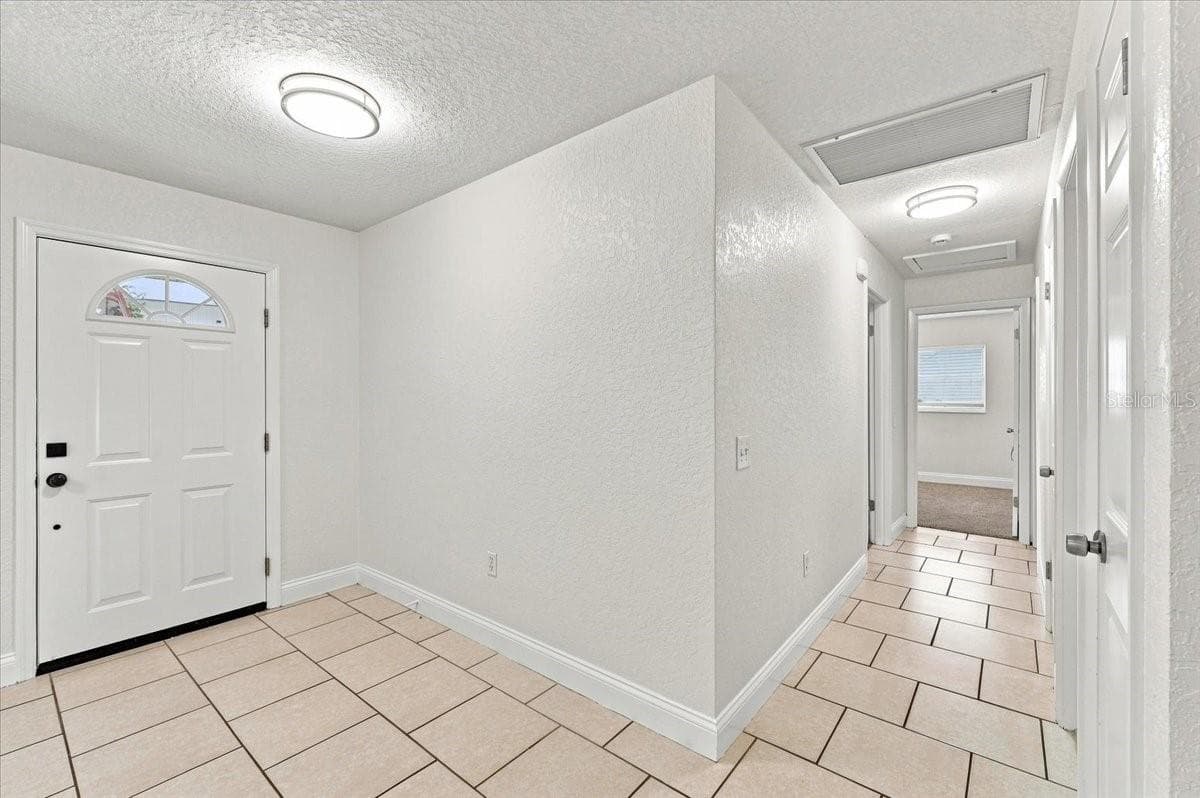 121 LOWELL ROAD — photo 32 of 58