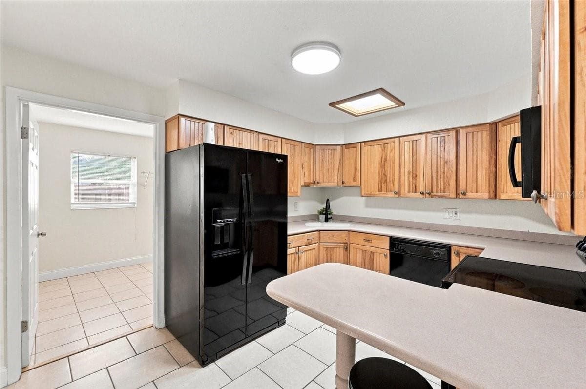 121 LOWELL ROAD — photo 16 of 58