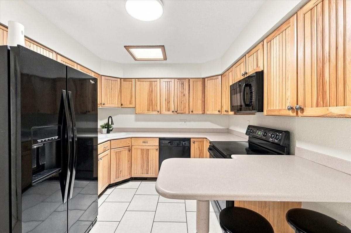 121 LOWELL ROAD — photo 15 of 58
