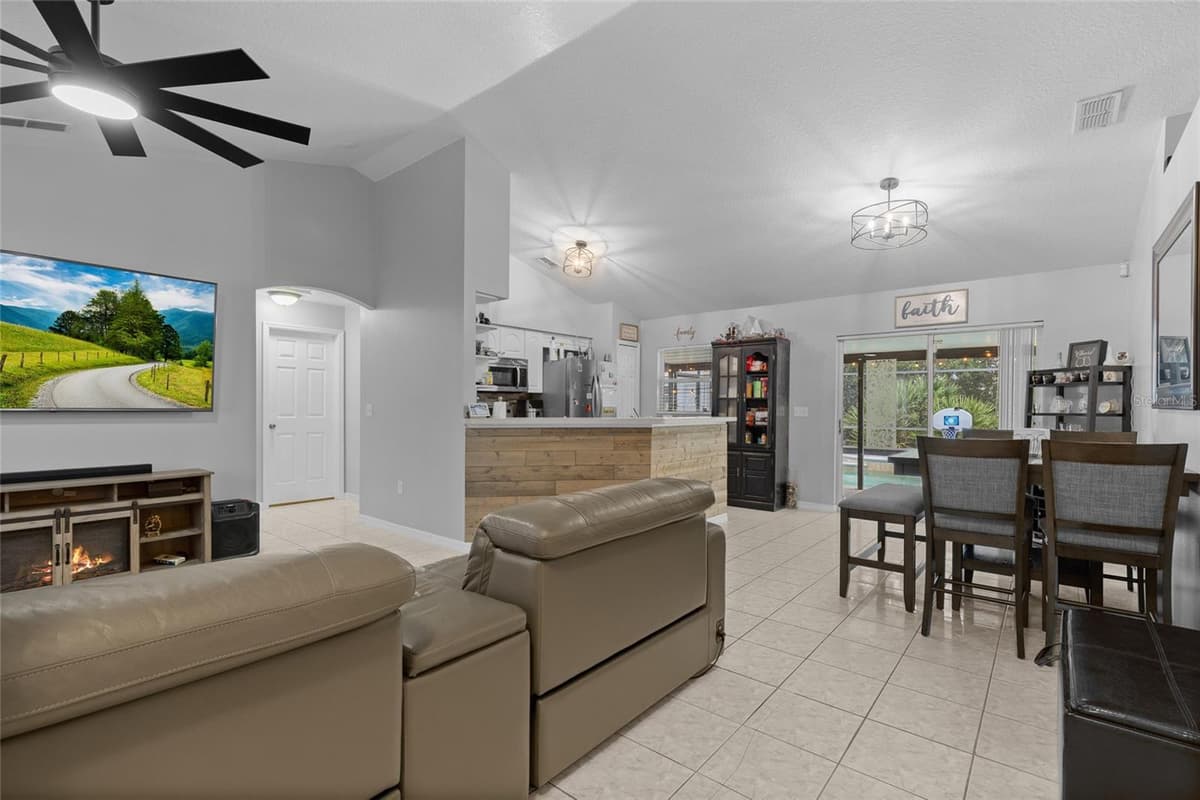2440 AINSWORTH AVENUE — photo 5 of 28