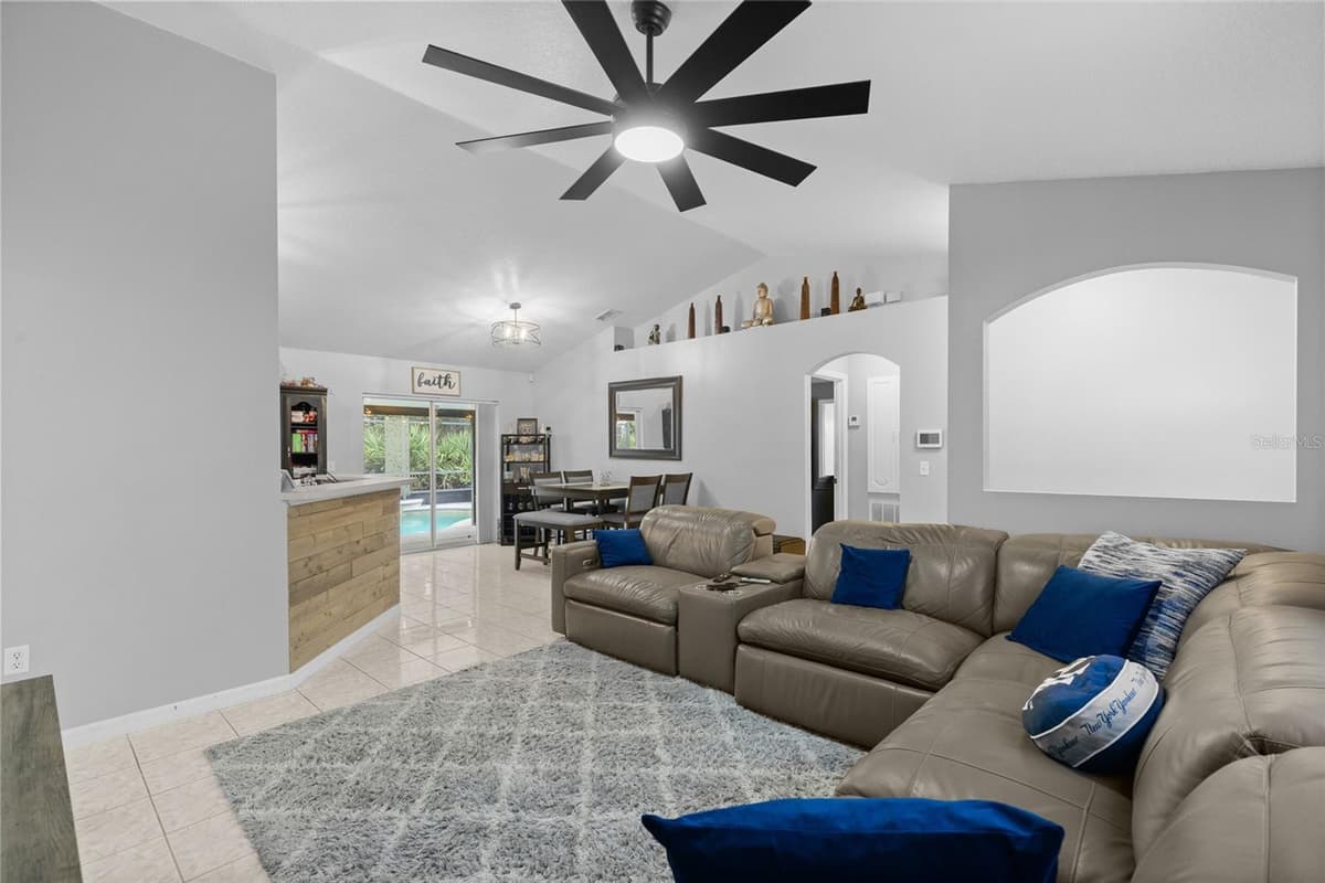 2440 AINSWORTH AVENUE — photo 8 of 28