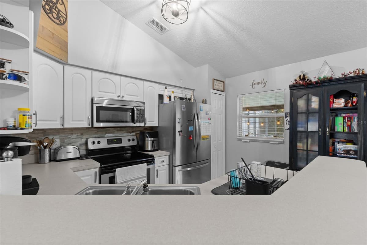 2440 AINSWORTH AVENUE — photo 12 of 28
