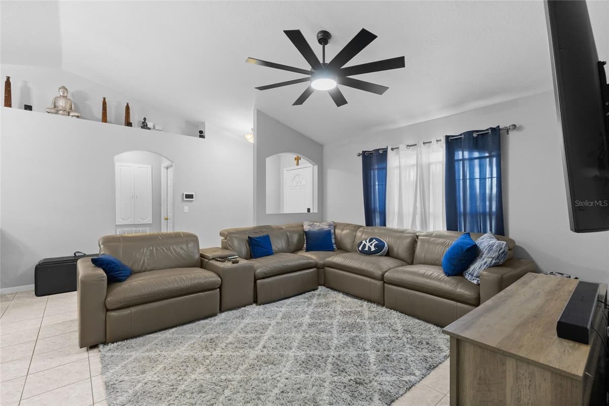 2440 AINSWORTH AVENUE — photo 6 of 28
