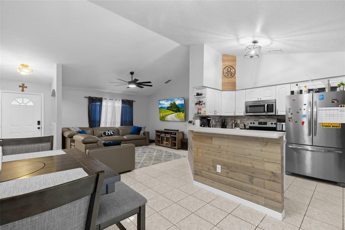 2440 AINSWORTH AVENUE — photo 10 of 28