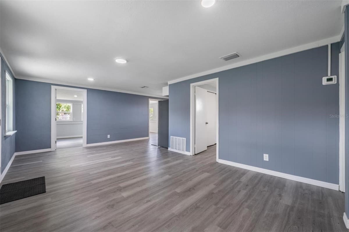 636 STREMMA ROAD — photo 3 of 41