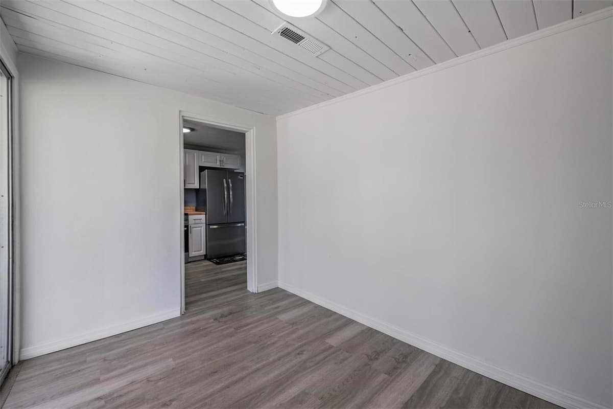 636 STREMMA ROAD — photo 19 of 41