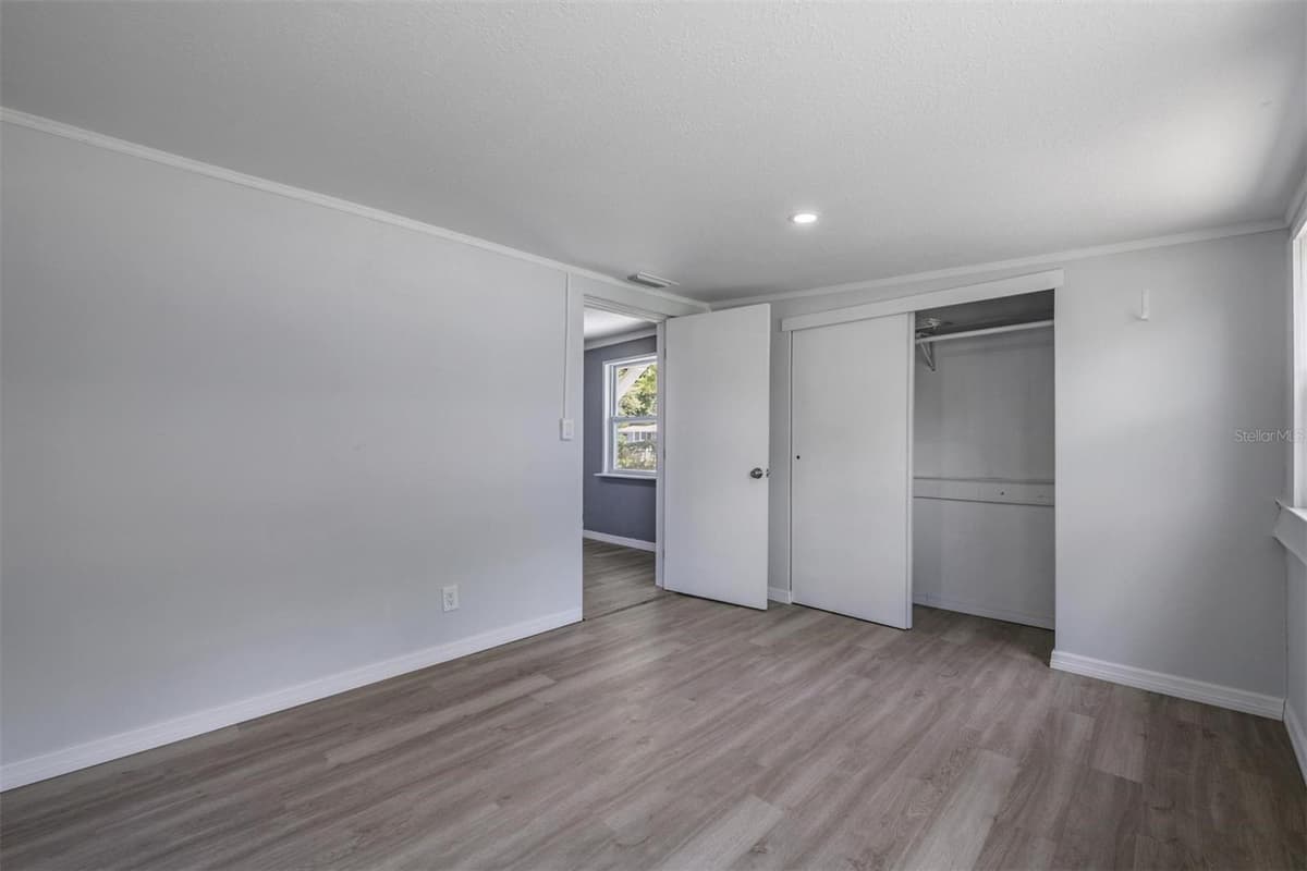 636 STREMMA ROAD — photo 11 of 41