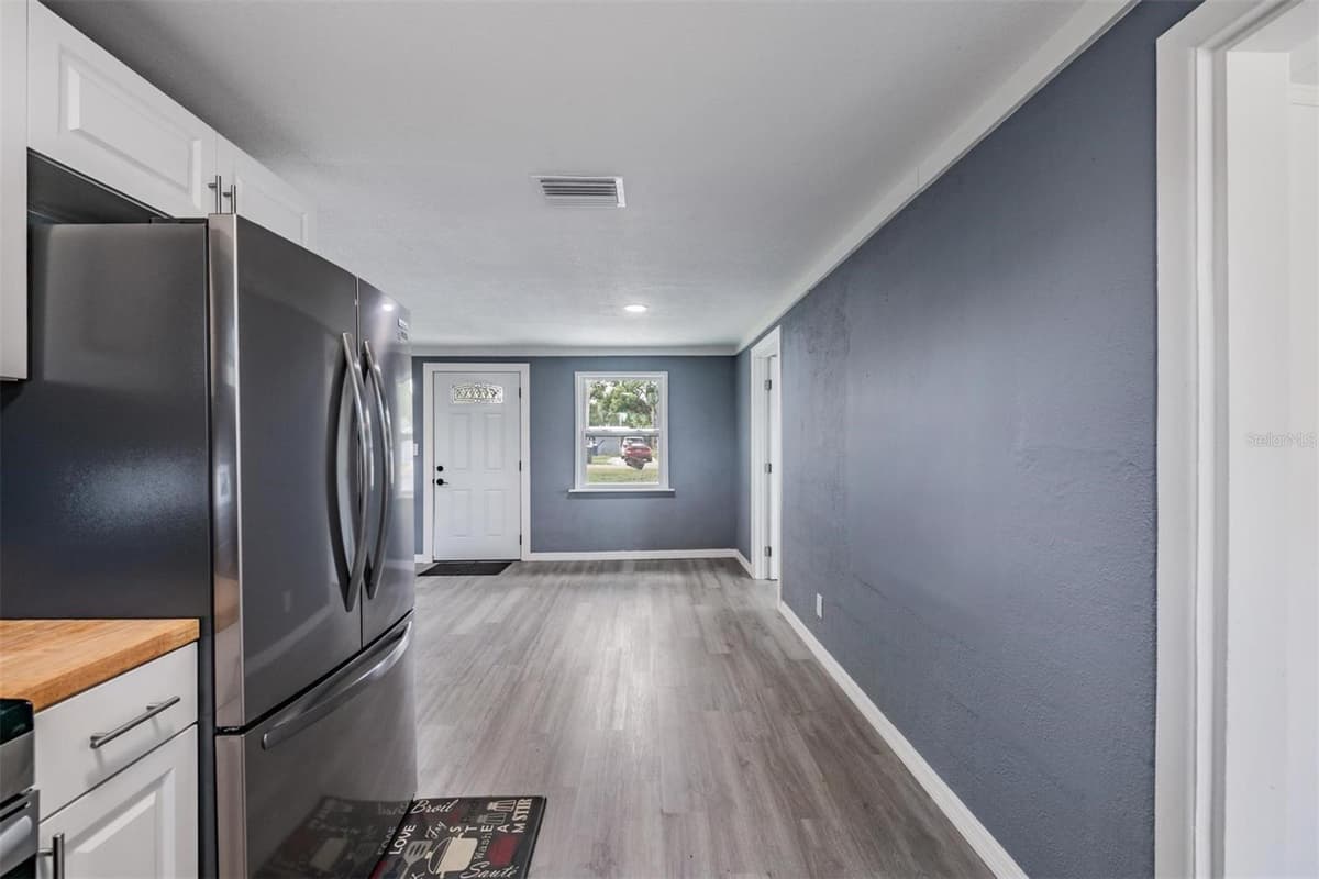 636 STREMMA ROAD — photo 6 of 41