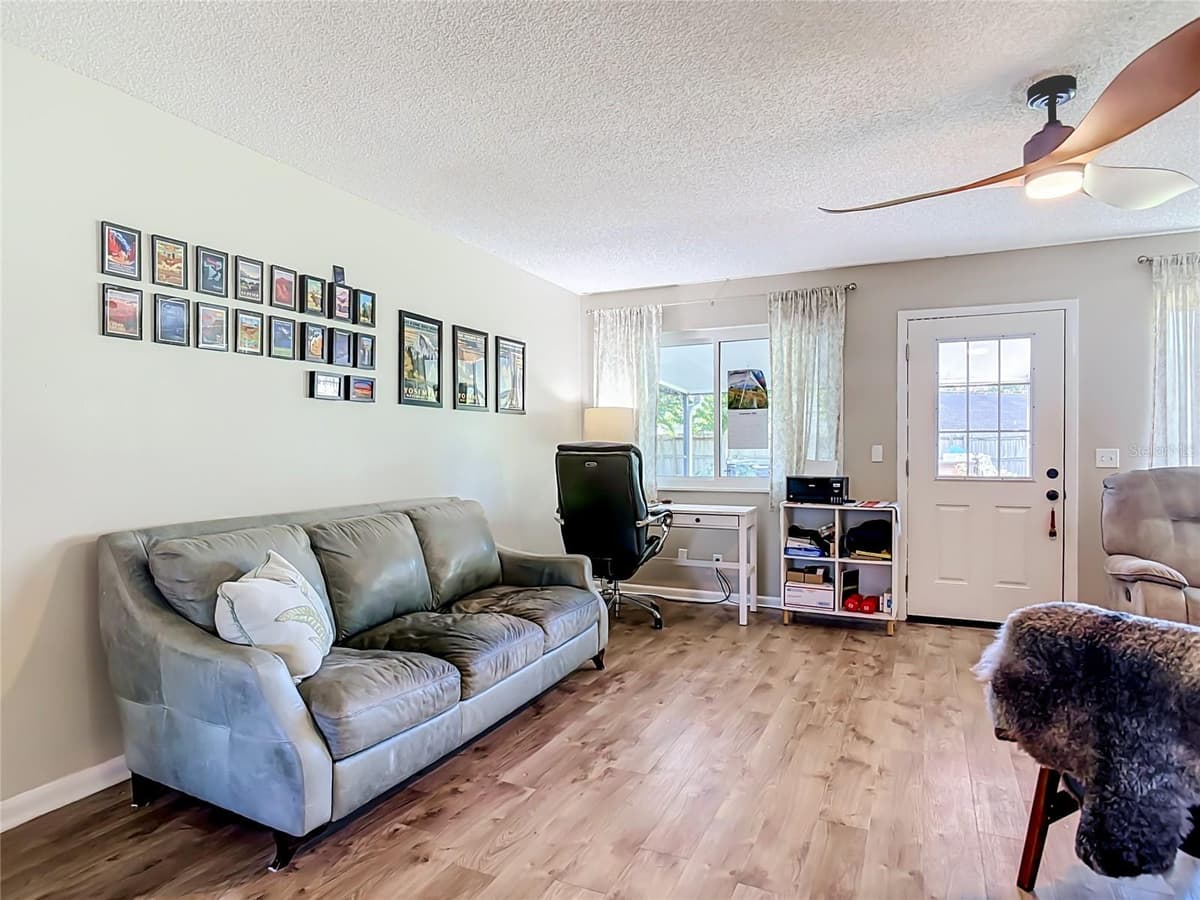 97 COURTLAND BOULEVARD — photo 11 of 58