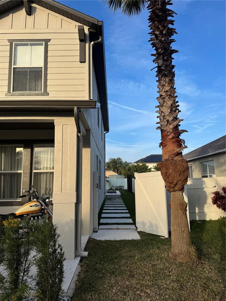 526 FIRST CAPE CORAL DRIVE — photo 2 of 41