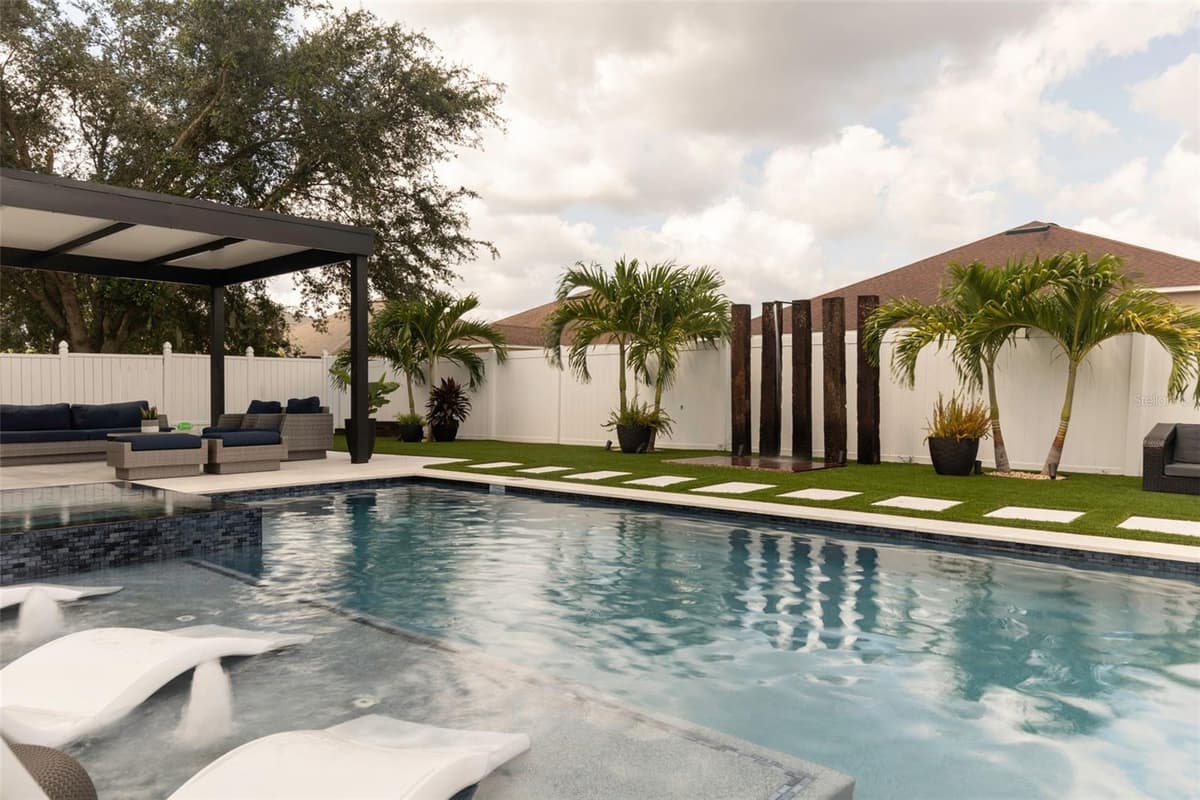 526 FIRST CAPE CORAL DRIVE — photo 8 of 41