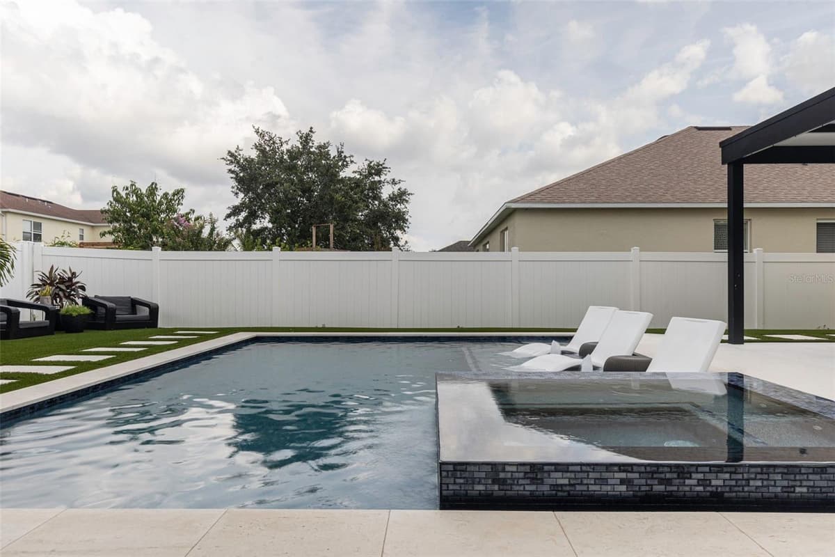 526 FIRST CAPE CORAL DRIVE — photo 10 of 41