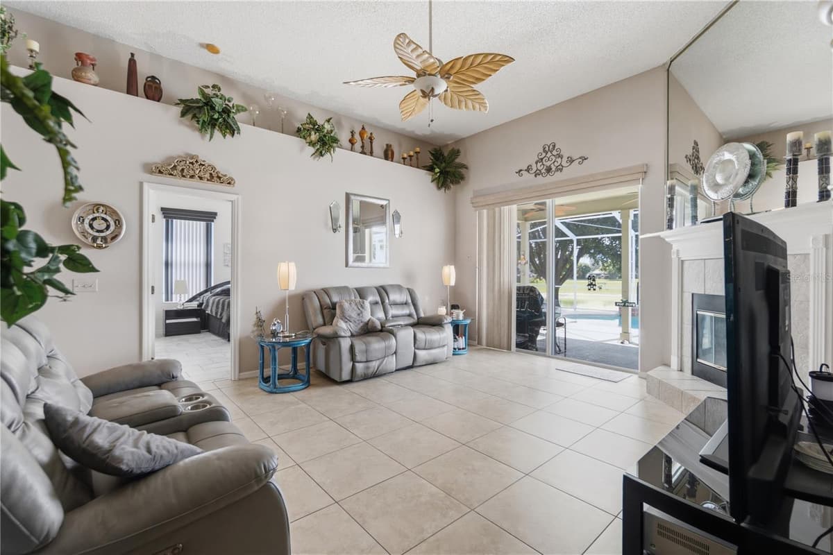 543 TERRANOVA CIRCLE — photo 17 of 38